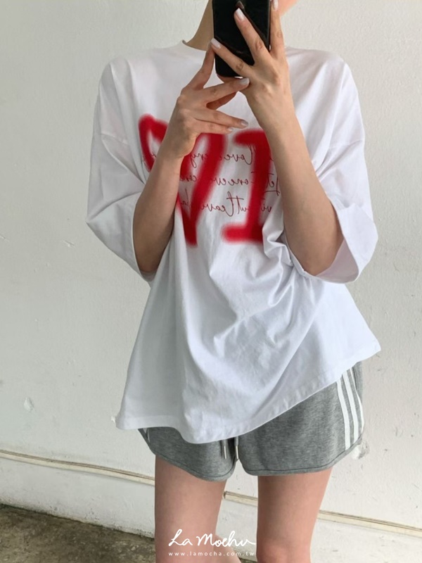 OVERSIZE噴漆字母上衣